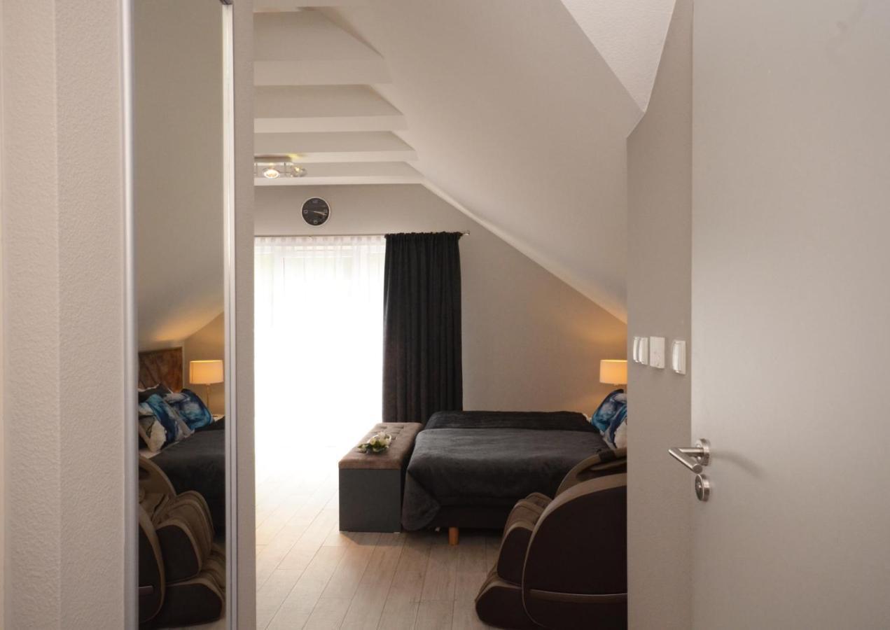 Apartamenty Biala Sowa Czarna Gora Sienna  Exterior photo
